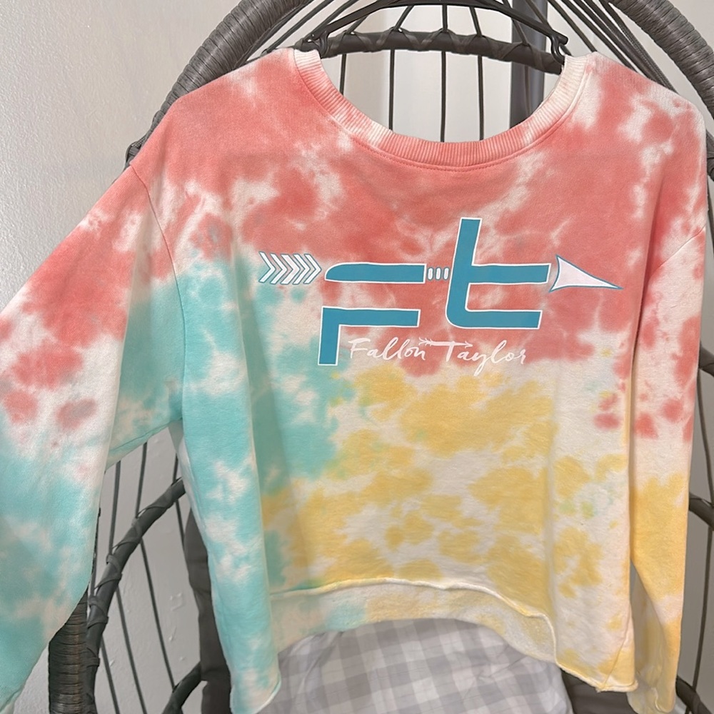 small cropped off-shoulder long sleeve tie-dye